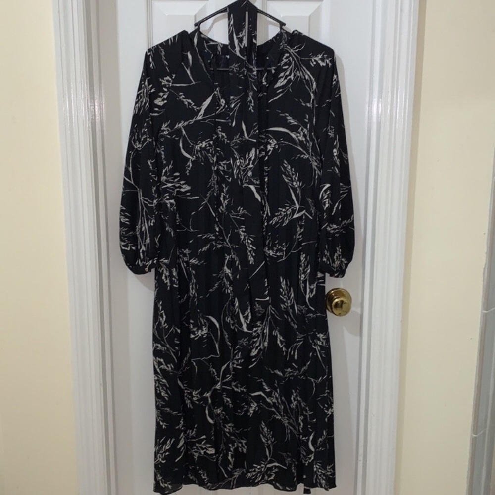 🎄FIRM PRICE🎄H&M pleated wrap dress - Picture 5 of 10